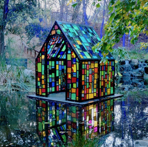 Descriptive image text